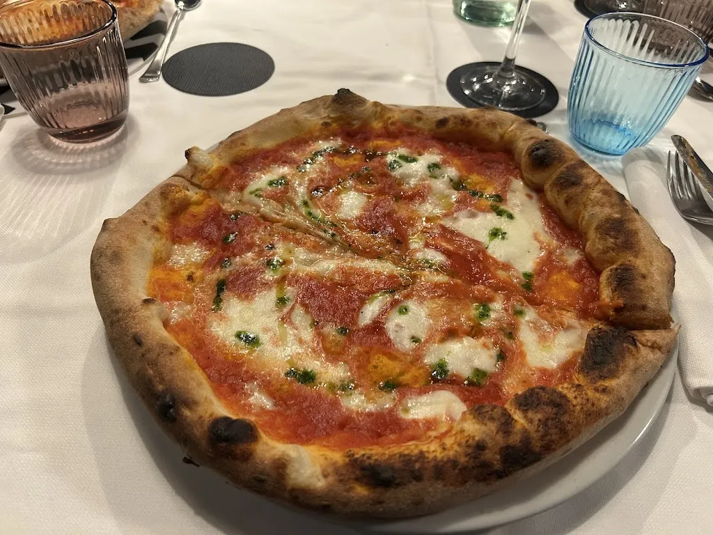 Alberto Muscarà_Ai Tetti Blu_Tetti Neirotti_review