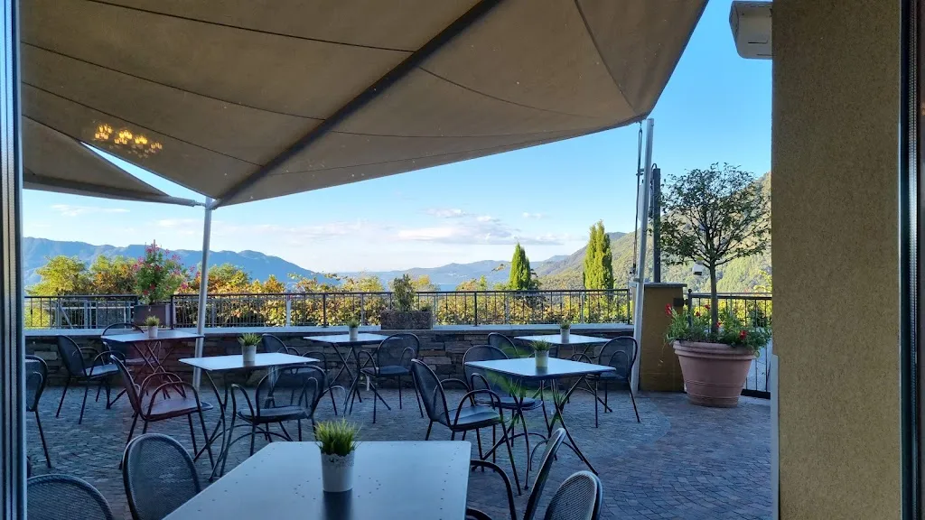 Elios Bar restaurant in Trarego