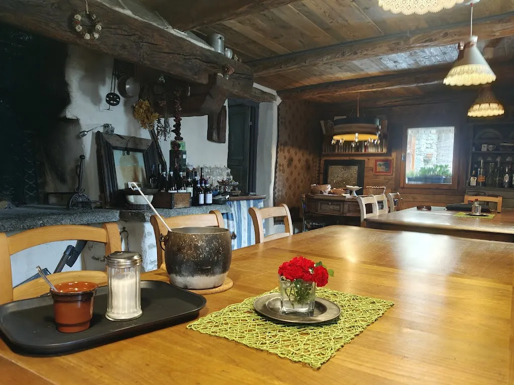 Agriturismo Bugliaga Dentro da Massimo e Licia restaurant in Trasquera