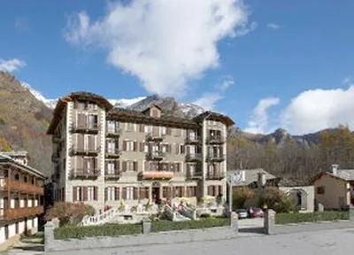 Albergo Rocciamelone restaurant in Usseglio