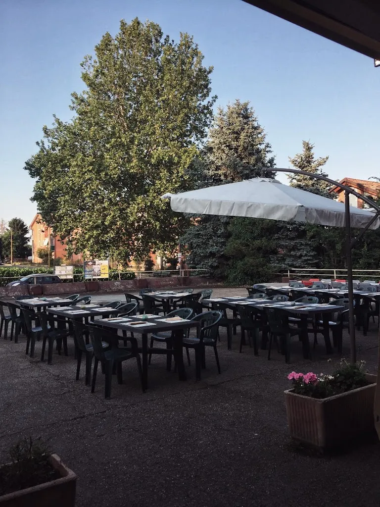 Paola e Luigi Pizzeria restaurant in Trofarello