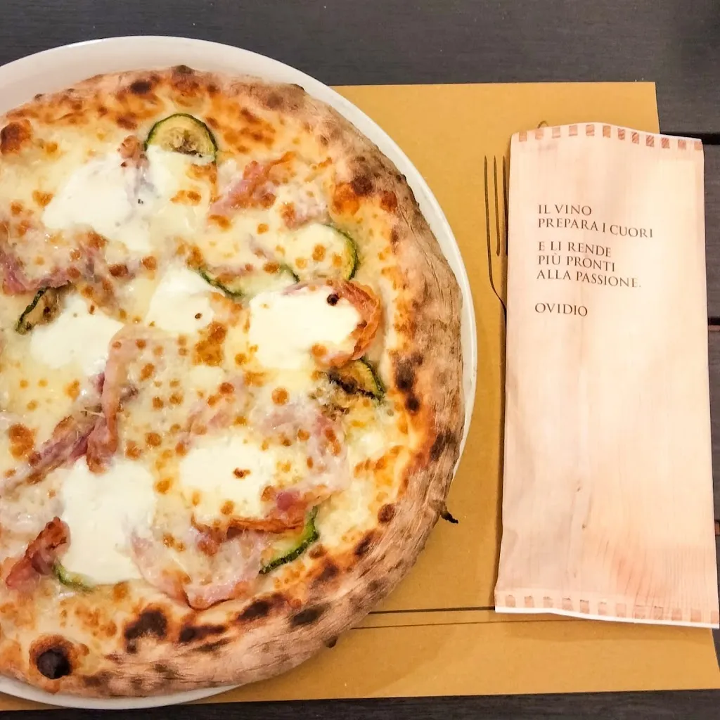 Paola e Luigi Pizzeria_Trofarello_slider_image_2