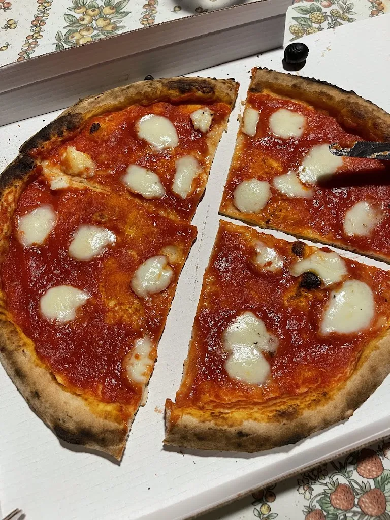 Edoardo F_Pizza & Arte a Trofarello_Trofarello_review