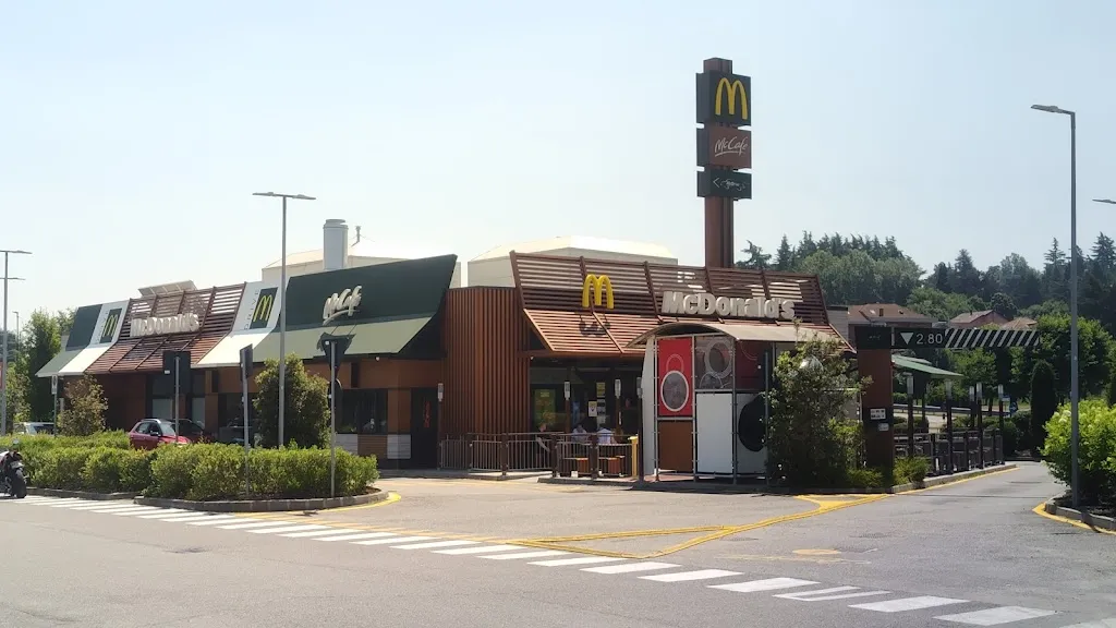 McDonald’s Valenza restaurant in Valenza