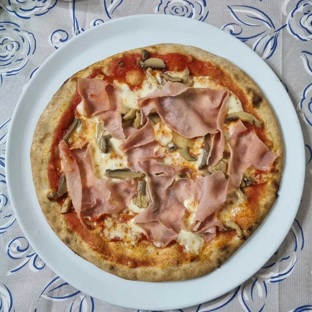 Pizzeria La Vecchia Posta_Trecate_slider_image_2