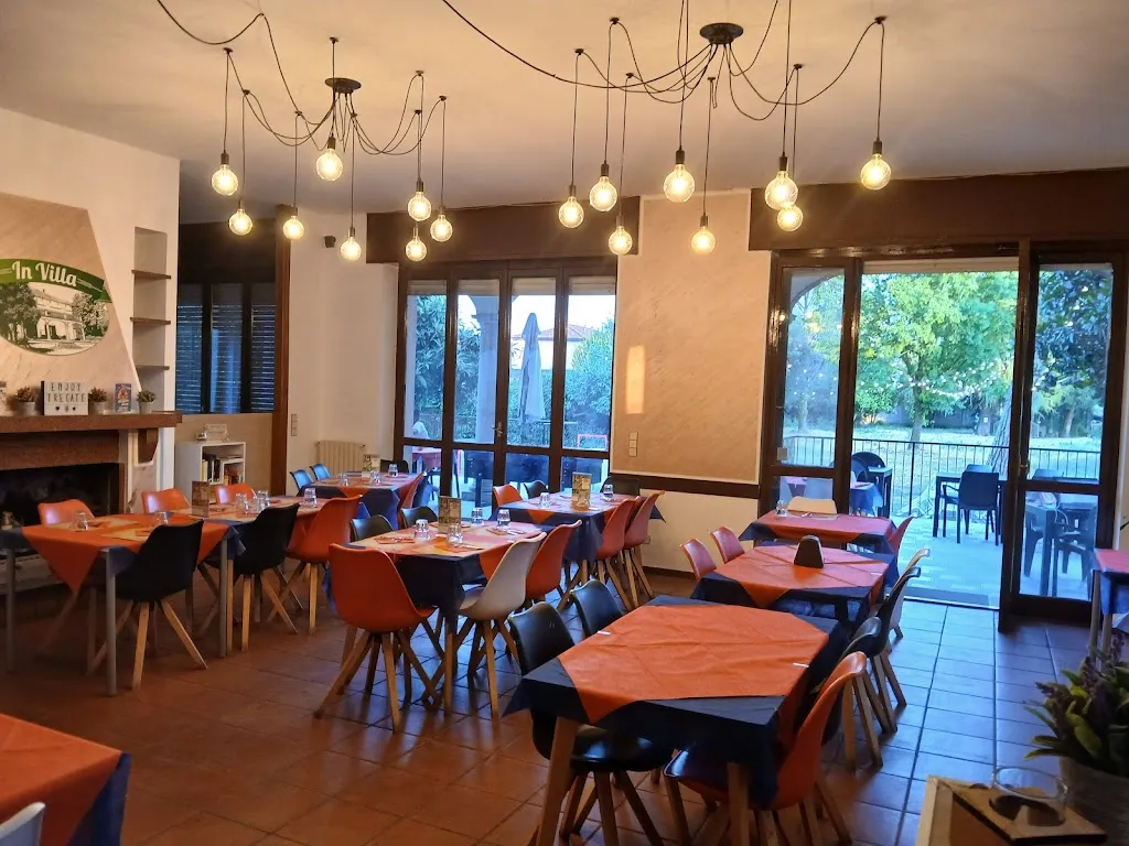 In Villa Trecate - Pizzeria Burgeria Bar restaurant in Trecate