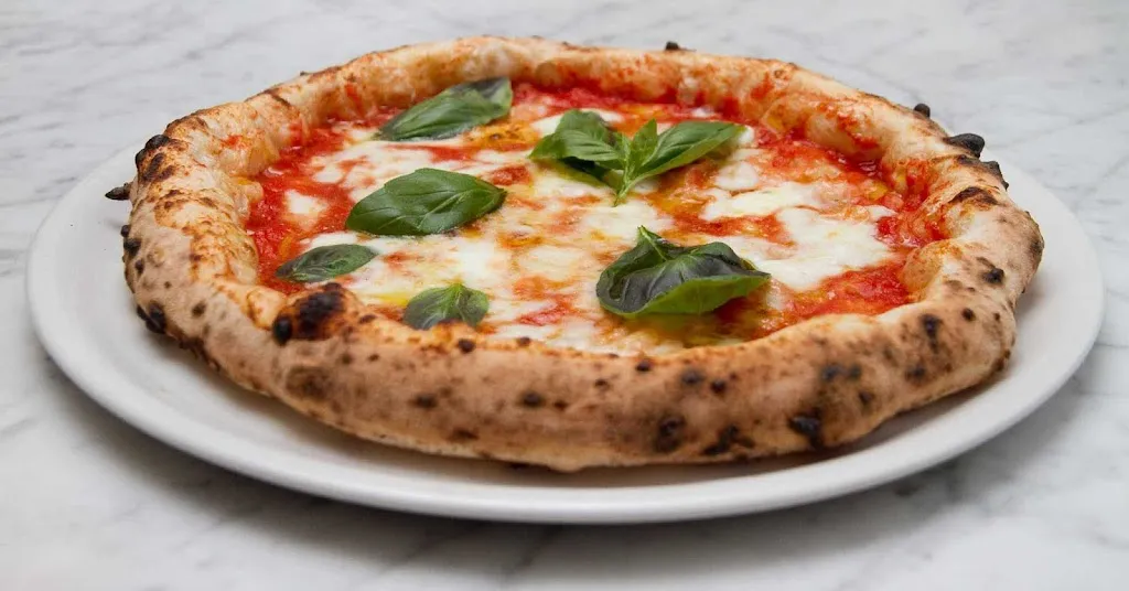 Pablo Egler C._Sky bar pizzeria_Trecate_review