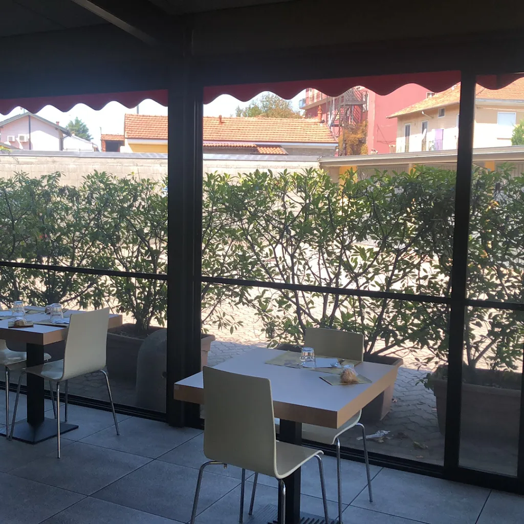 Bar Ristorante Fuori Luogo restaurant in Trecate