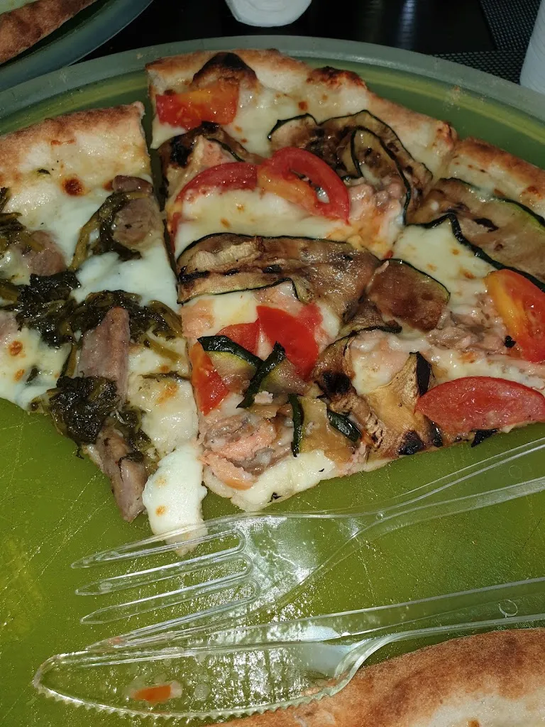 Pizzeria da Pino_Trecate_slider_image_3