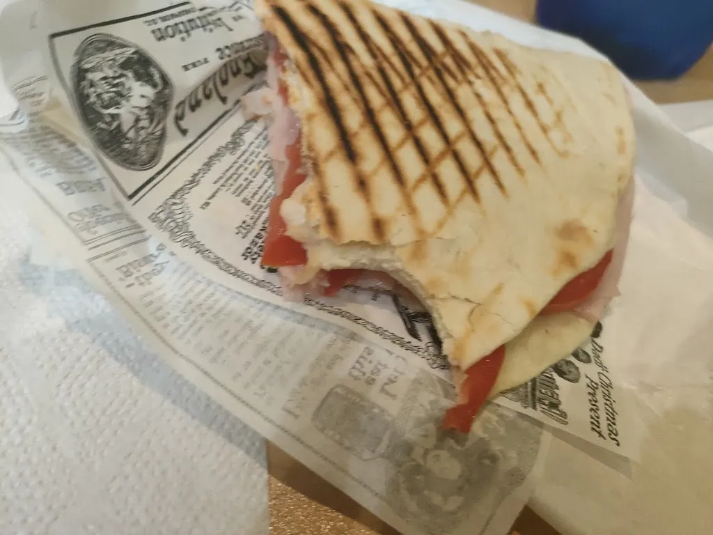 Cristina Vecchio_Bar Trecate - Coffee & Drink - PUNTO VENDITA RICARICHE BETPASSION_Trecate_review