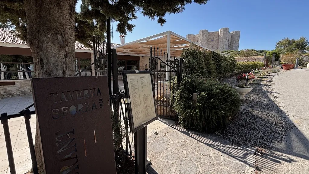 Grzegorz Różycki_Taverna Sforza 1910_Castel del Monte_review