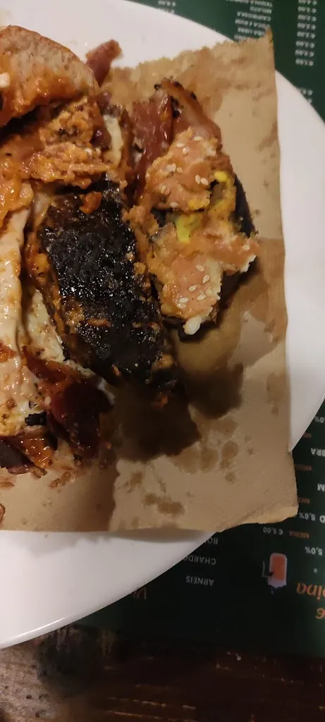 ekyily_Pub The clover_Valperga_recensione