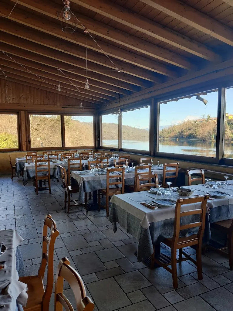 Elisa Mori_Al Vecchio Porto_Varallo Pombia_review