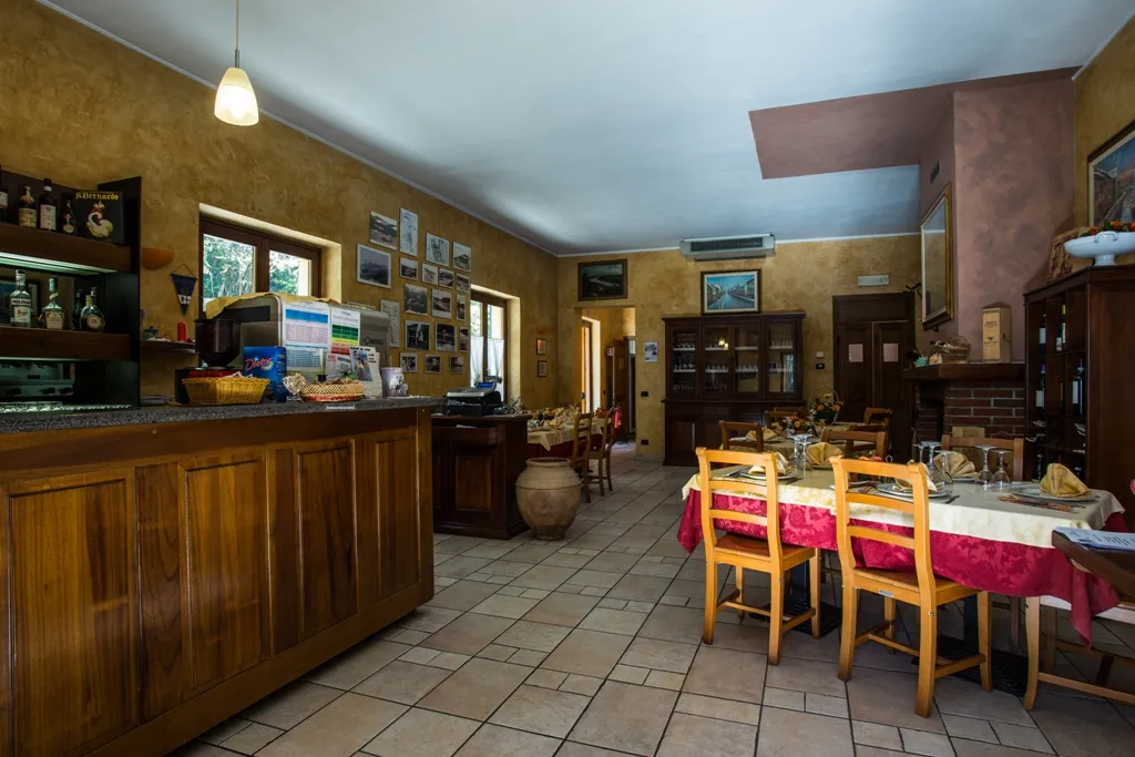 Al Vecchio Porto restaurant in Varallo Pombia