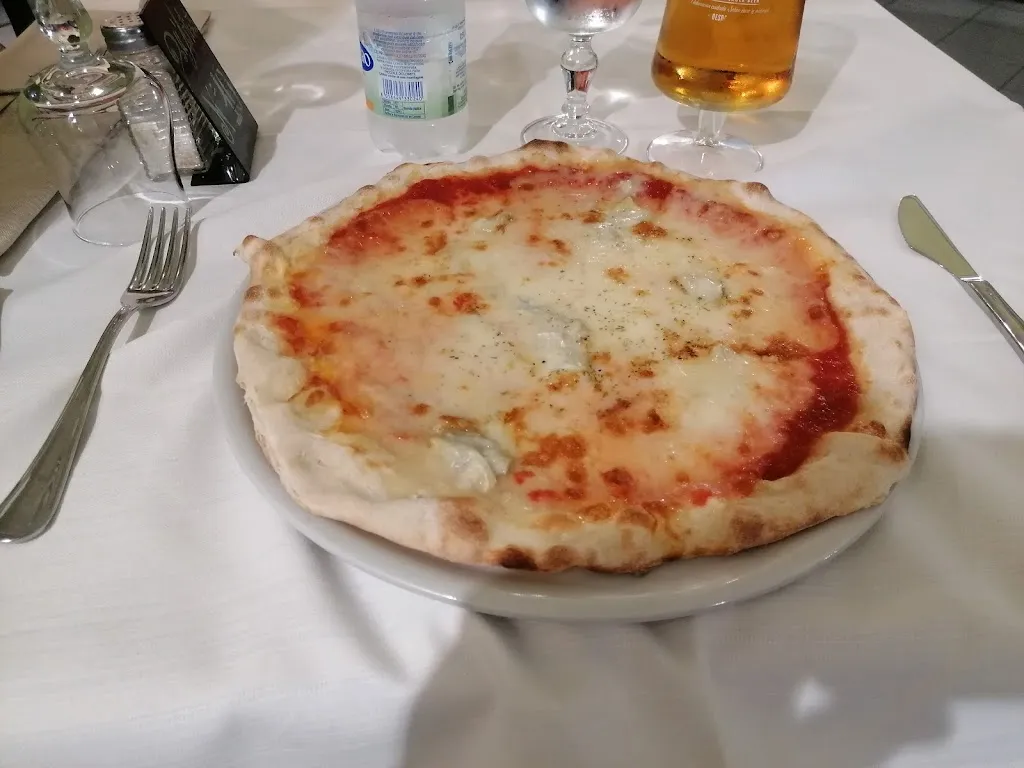 Jgor Schintu_Pizzeria Ristorante Dall'Artista_Varallo Pombia_review
