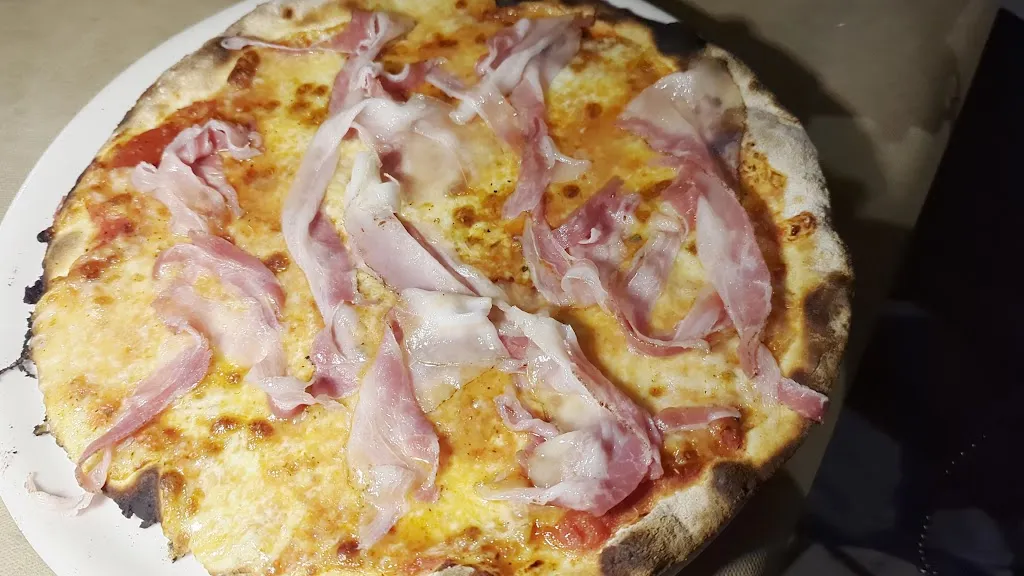 Pizzera Al Barbis_Varallo_slider_image_2