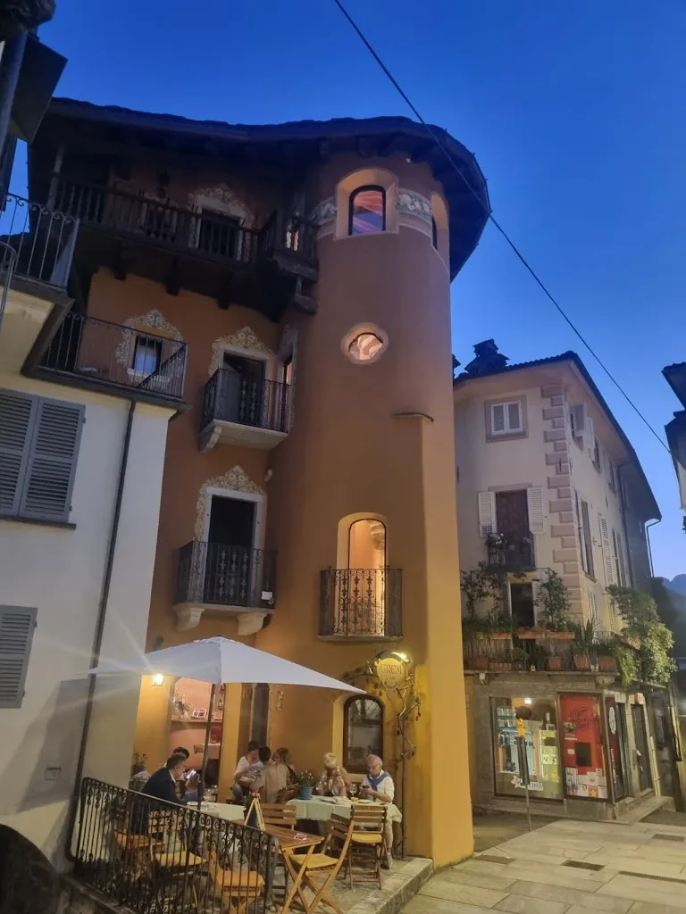 Grem Le Club Restaurant restaurant in Varallo