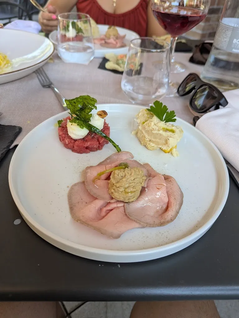 Victor Chirinian_La Cantina Vineria con Cucina_Verduno_review