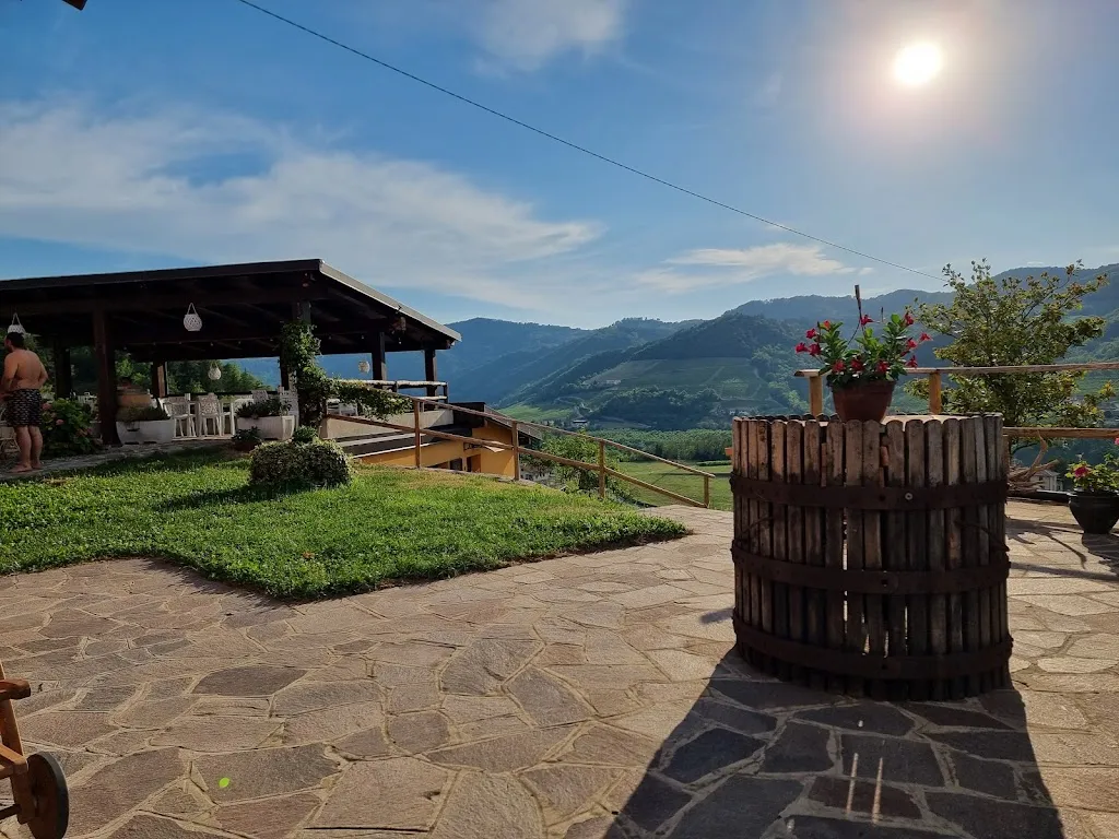 Matteo Paolocci_Tenuta MonteOliveto - Agriturismo nelle Langhe_Vesime_review