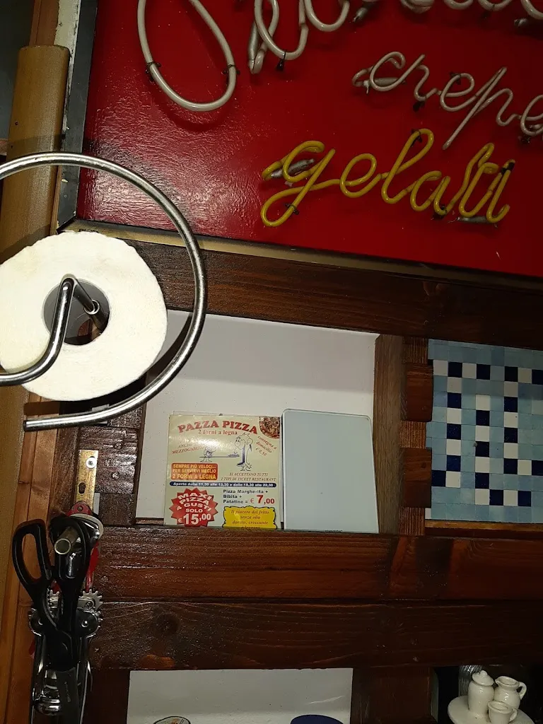 Pazza Pizza di Andria Espedito restaurant in Vespolate