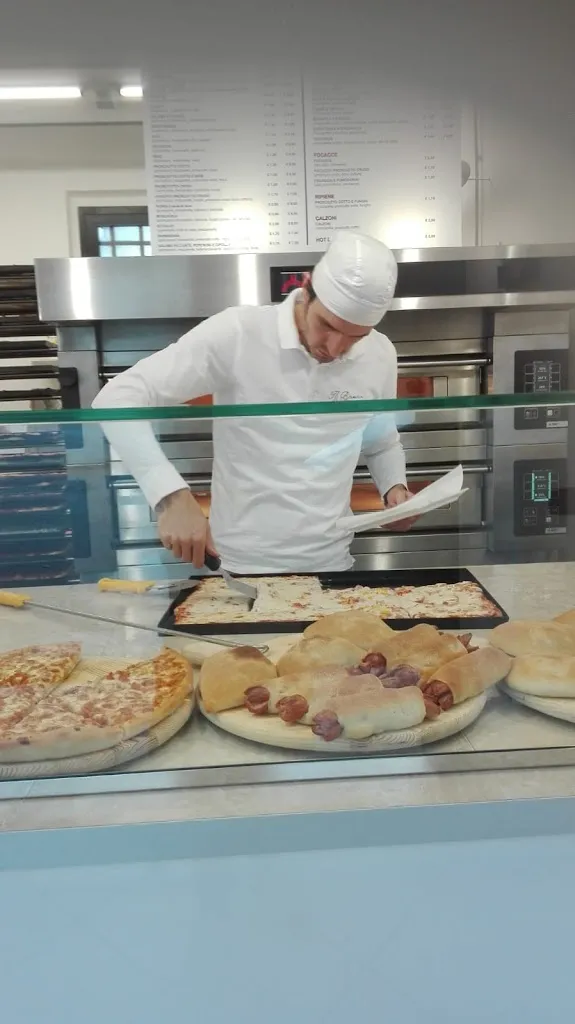 meri tacconelli_Pizzeria Il Borgo_Ancarano_review