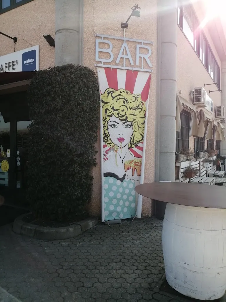 Silvana Ugo_Vigliano Caffe' Snc_Vigliano d'Asti_review