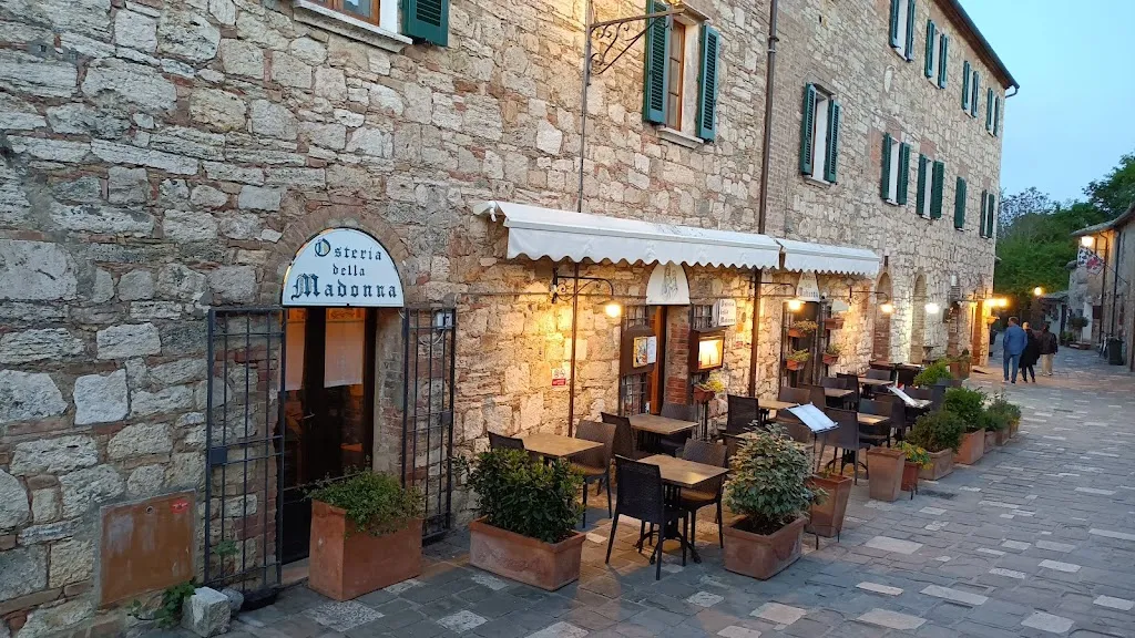 Osteria Della Madonna_Vignone_slider_image_1