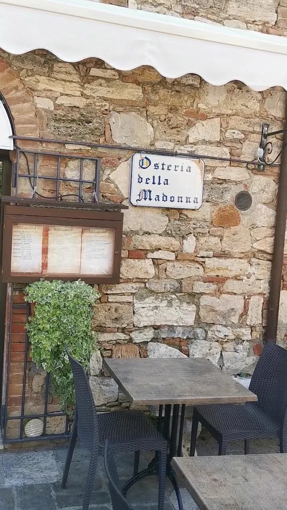 Osteria Della Madonna_Vignone_slider_image_2