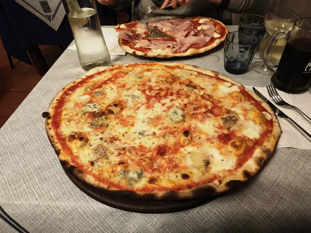 Pizzeria da Pietrino_Vignole Borbera_slider_image_3