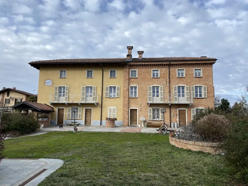 The mad Hatter_Villa San Secondo_slider_image_3