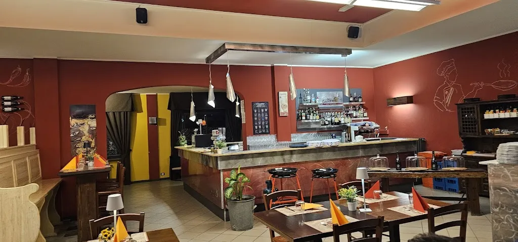 Ristorante pizzeria la Lucciola da Remigio di Alessandro Baccaglio_Villadossola_slider_image_1