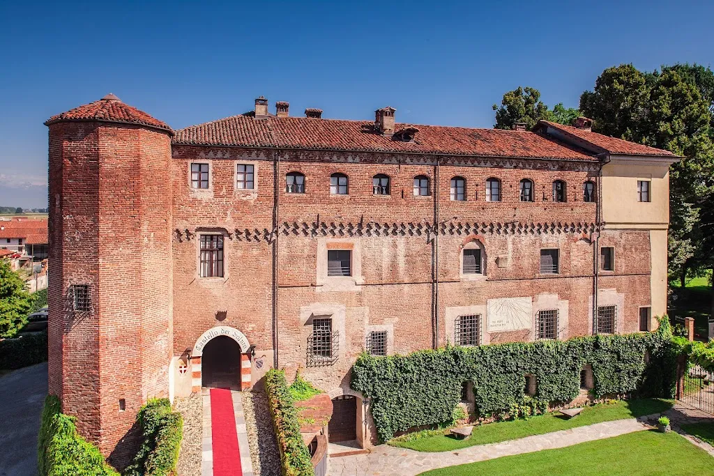 Castello dei Solaro_Villanova Solaro_slider_image_3