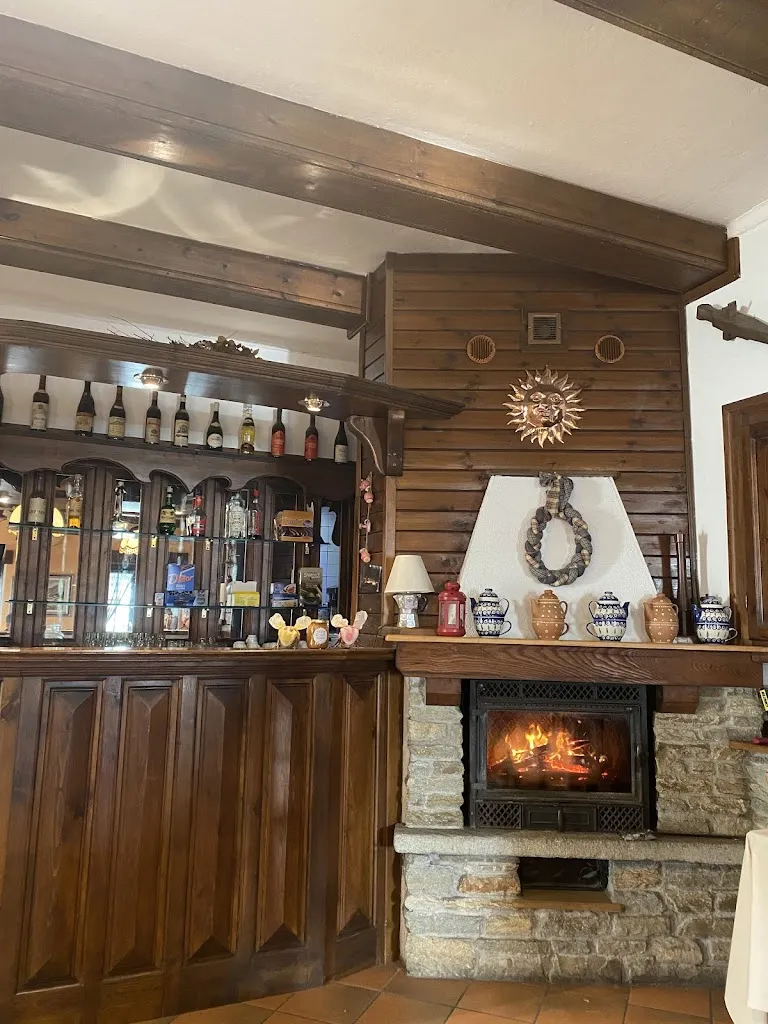 Nicolò Decherchi_Hotel Palavas_Villar Pellice_review