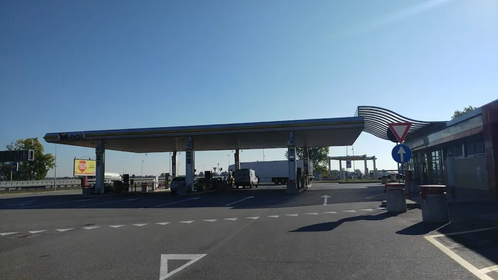 Bianca M_Autogrill Villanova Sud_Villanova d'Asti_review