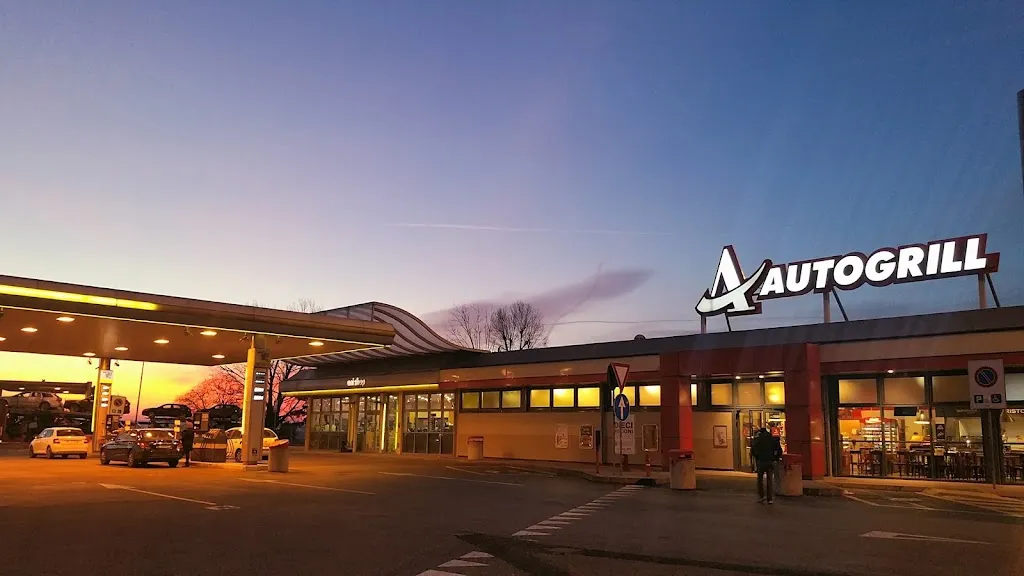 Autogrill Villanova Sud restaurant in Villanova d'Asti