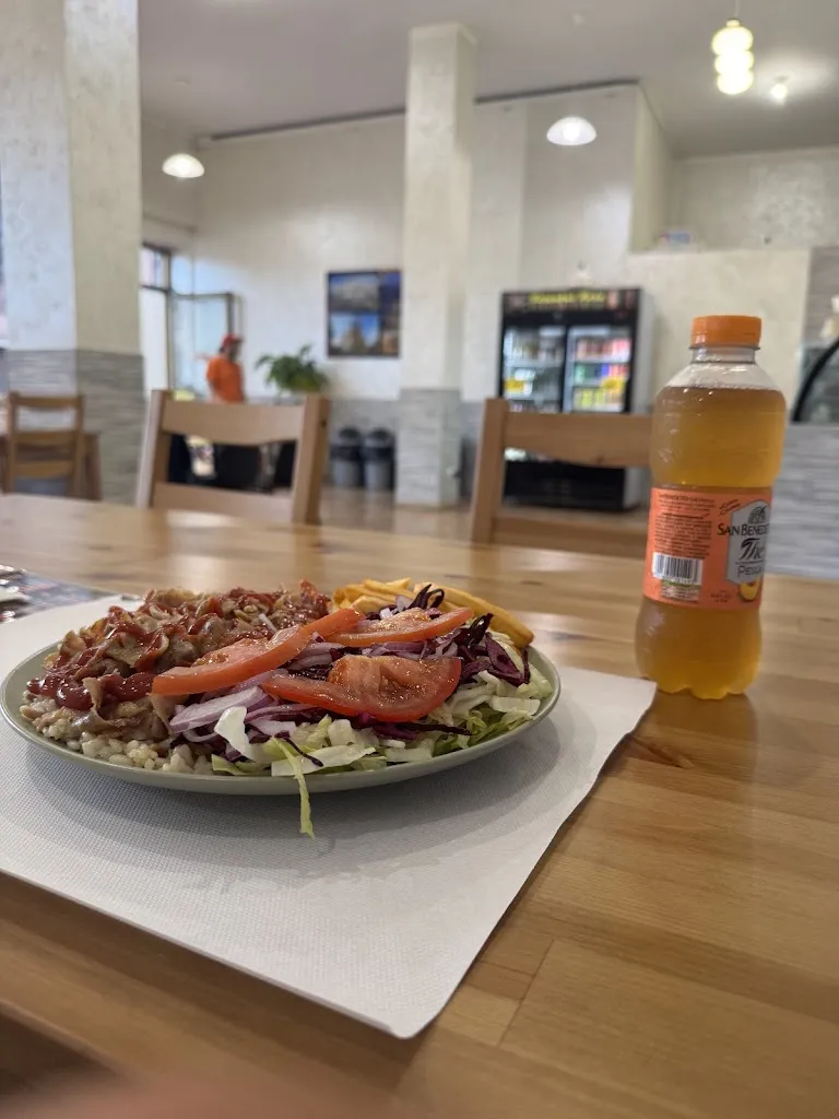 Cemal Sonmez_İstanbul Rosa Pizza Kebap Grill_Volpiano_review