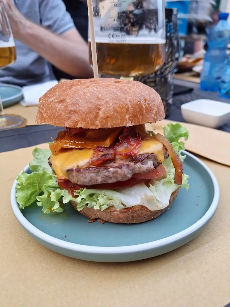 KEBONO PUB - Aperitivi, Cena e Cocktail Bar_Vinovo_slider_image_3