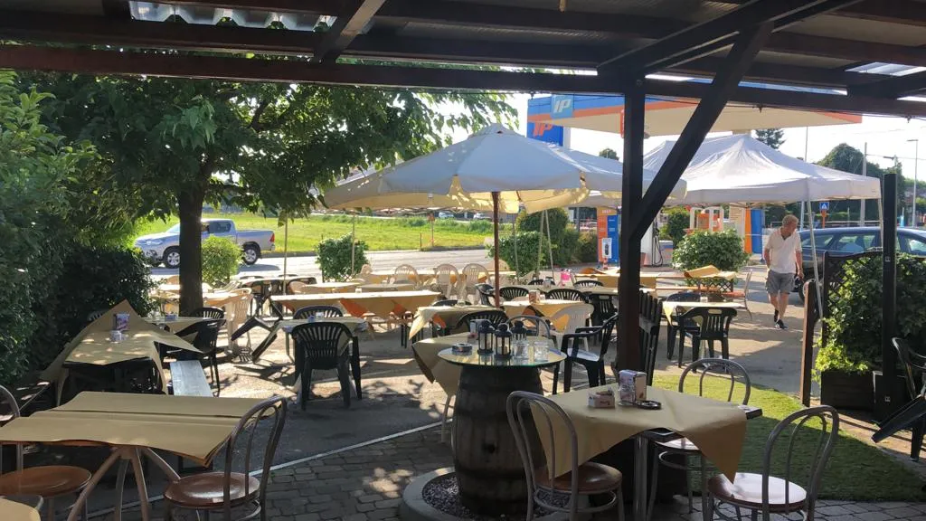 BAR ZANZIBAR restaurant in Vinovo