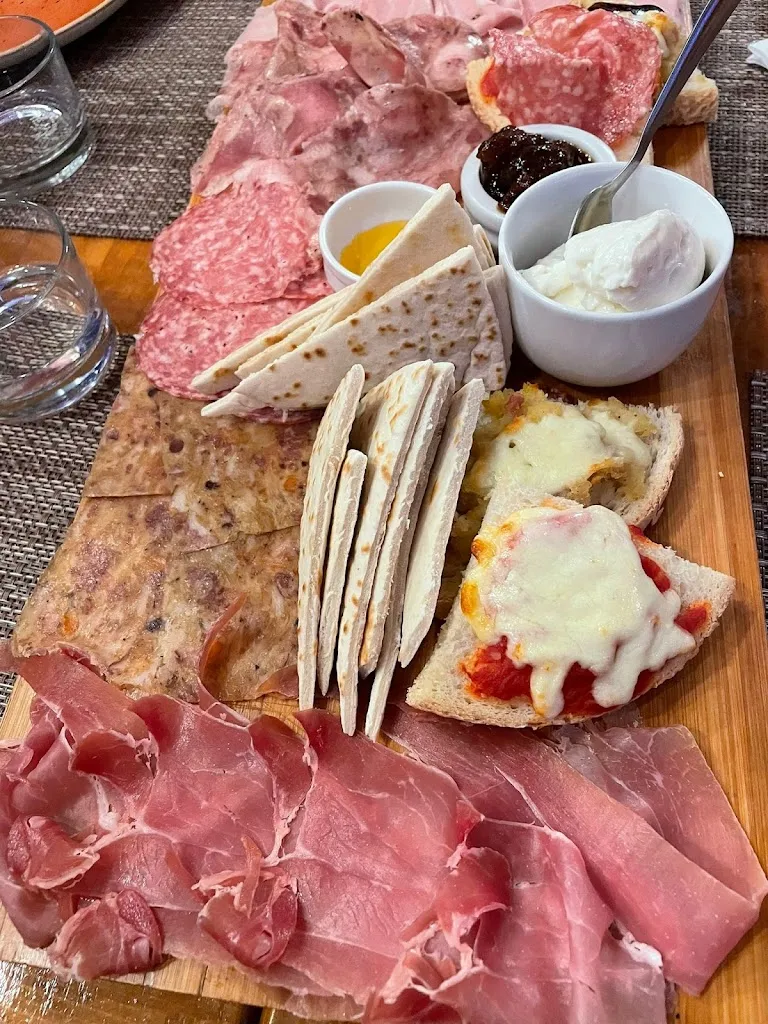 La Cantina Di Piazza Nuova_Bagnacavallo_slider_image_3