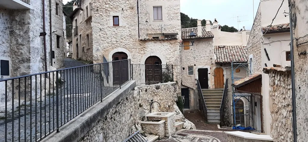 Caterina Valletti_Miramonti_Castel del Monte_review