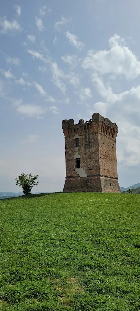 Myrna Gahisan_Torre del Marino_Brisighella_review