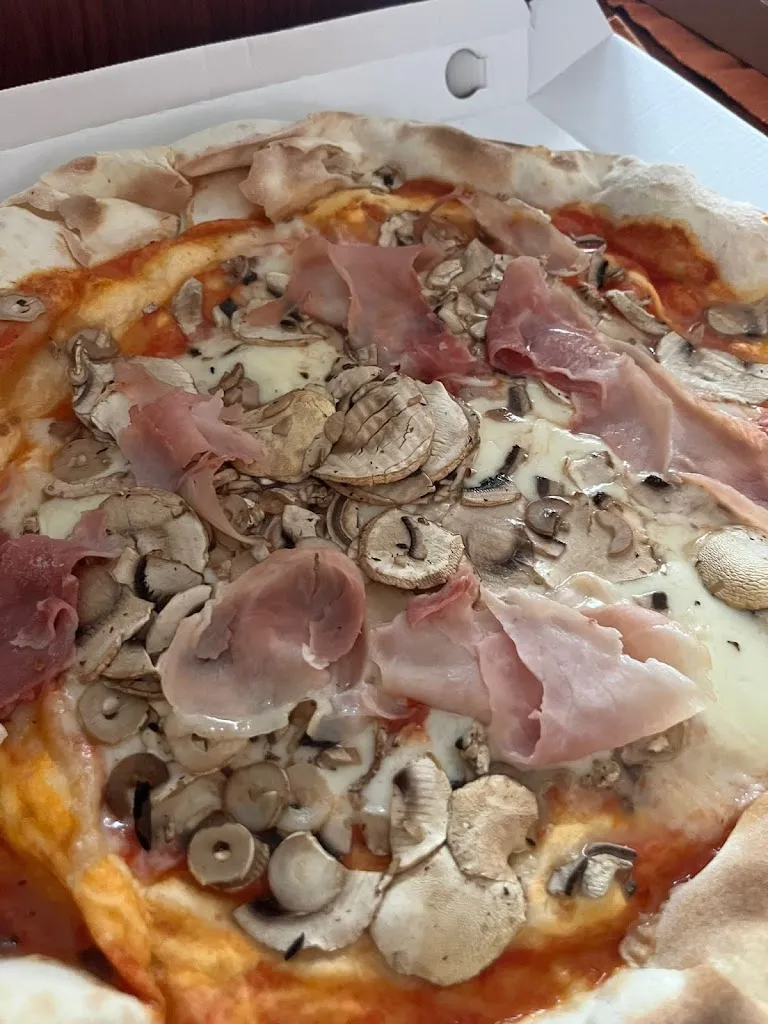 Pizzeria Enea restaurant in Castel Bolognese