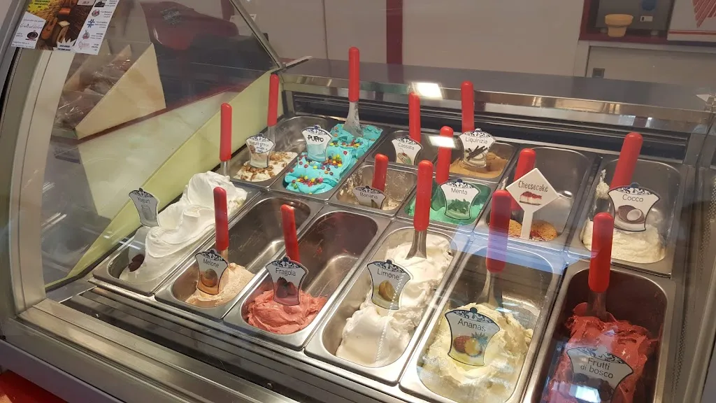 Gelateria La Neve Nel Bicchiere CONSELICE restaurant in Conselice