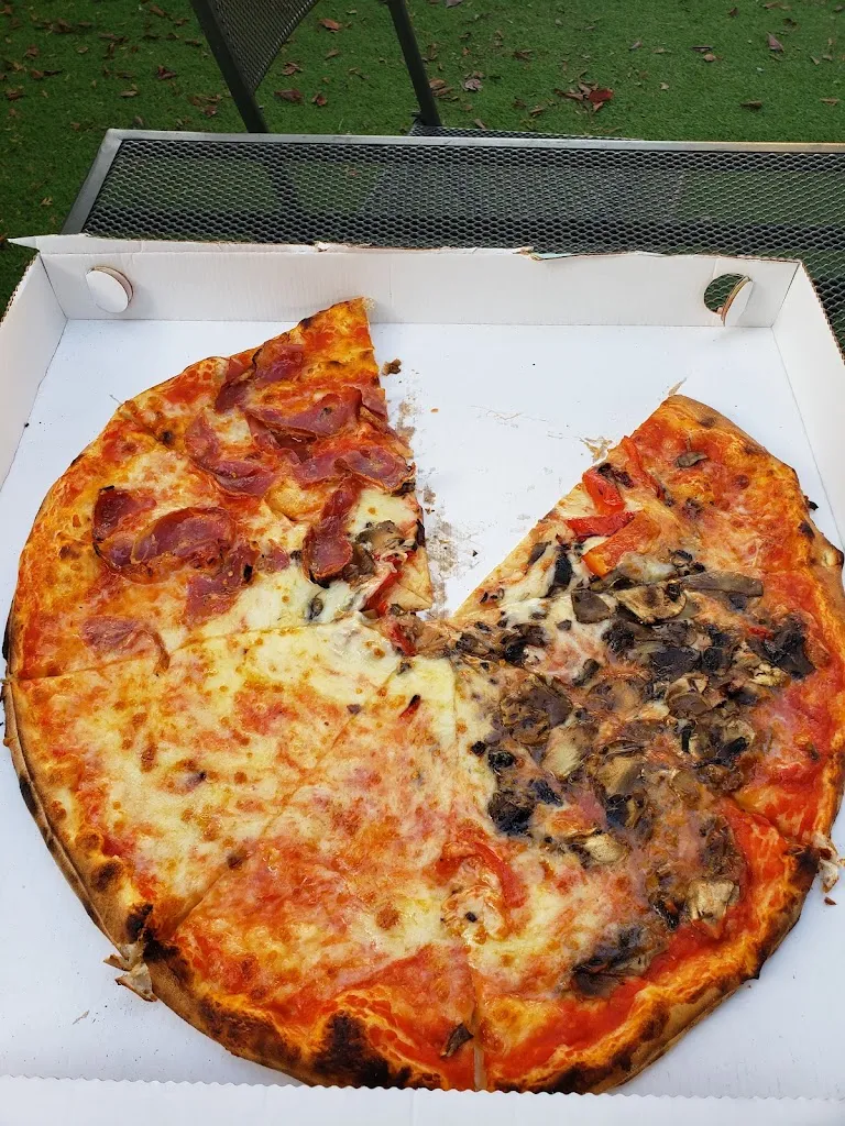 Pizzeria Da Dadò Junior restaurant in Solarolo