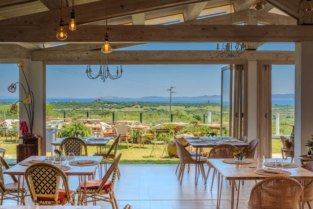 Almadìa Restaurant restaurant in Aglientu