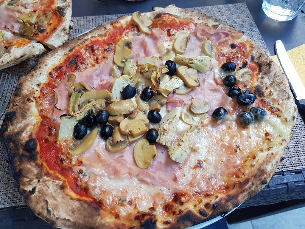 Pizzeria La Sorgente_Aglientu_slider_image_1