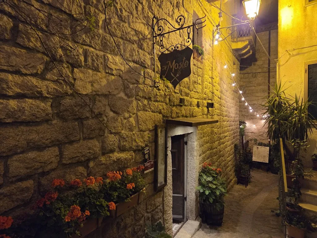 Alex D'Elia_Trattoria Il Mosto_Aggius_review