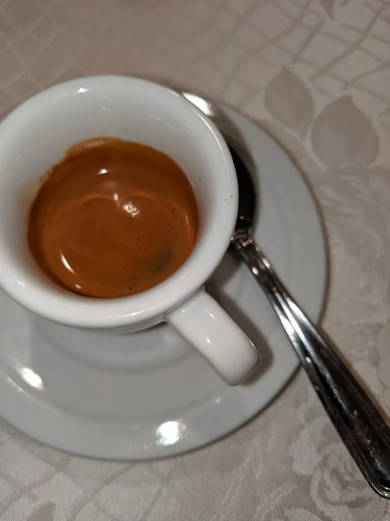 Shelley Biemans_Hotel Ristorante Golden Gate_Aggius_review