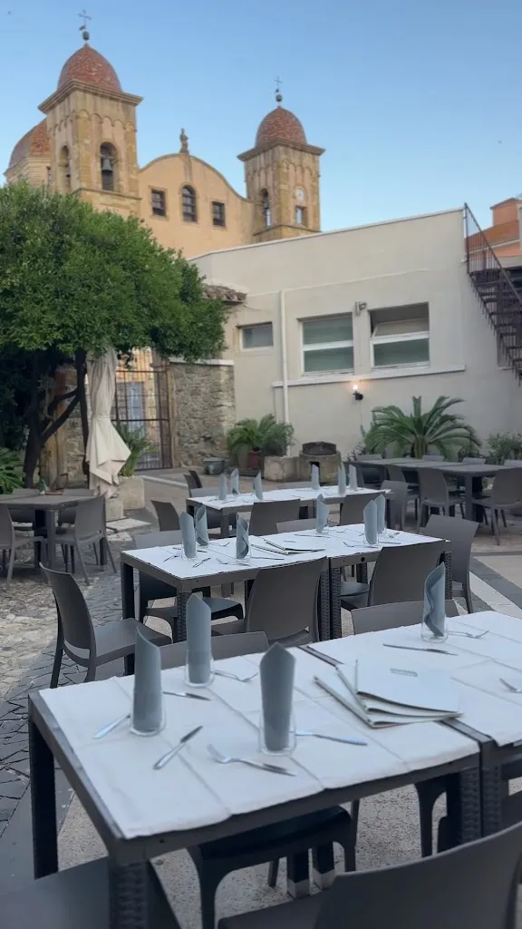 ABAS - Ristorante, pizzeria, affittacamere_Albagiara_slider_image_1