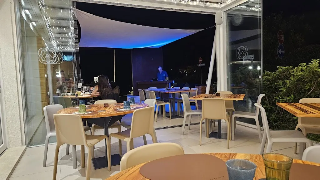 Leon Verhoeven_Ambara Sardinian Lounge_Albagiara_review